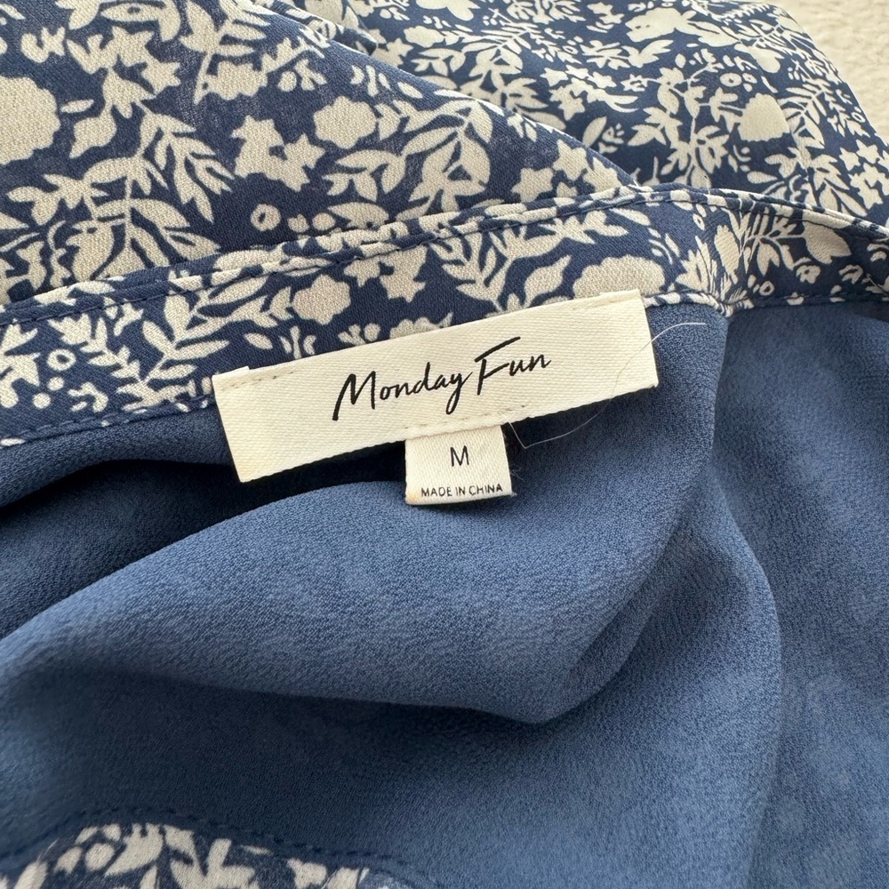 Patterned Blouse - Picture 9 of 10